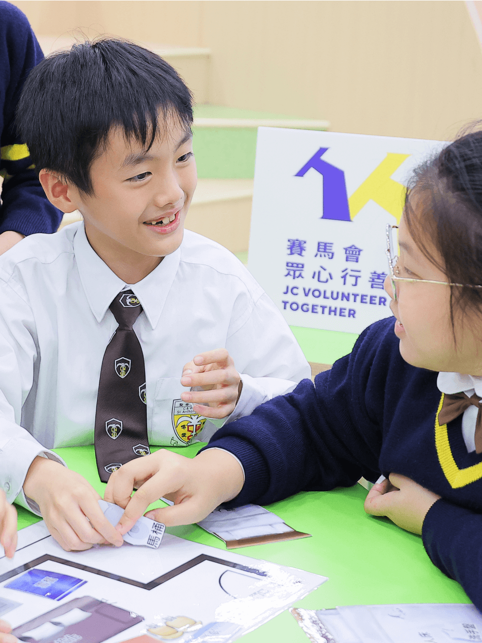 jc volunteer together children portrait