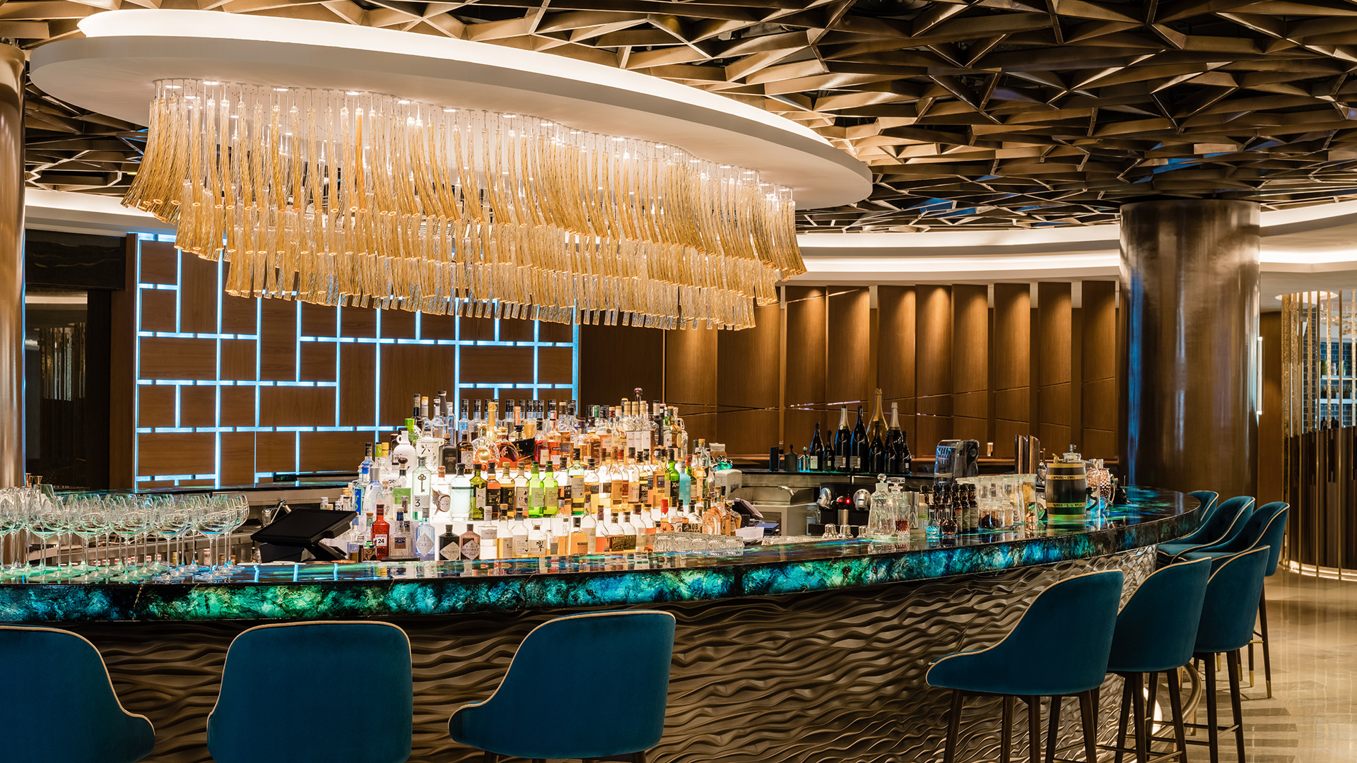 The Eighth - 360 Bar