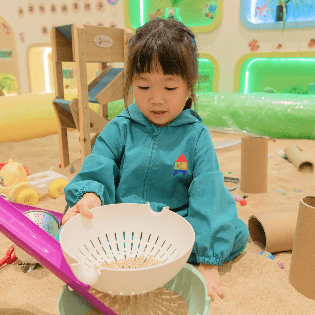 keysteps child sandpit