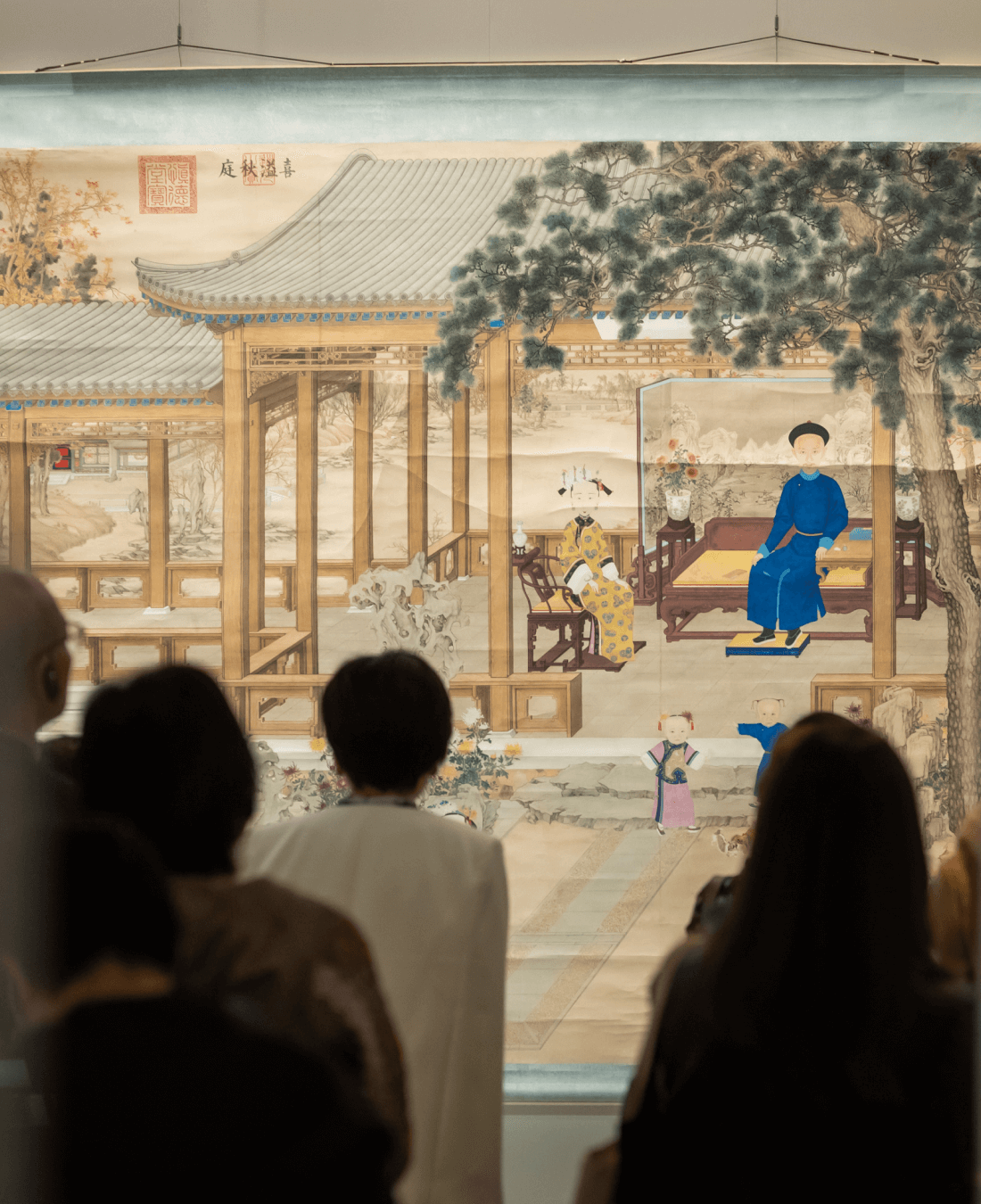 audience viewing traditional chinese art
