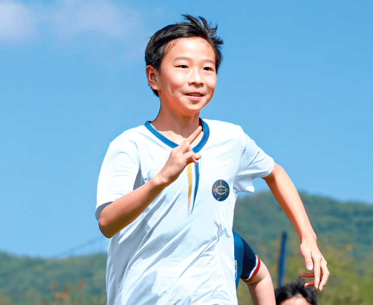 sport kid running portraitimage