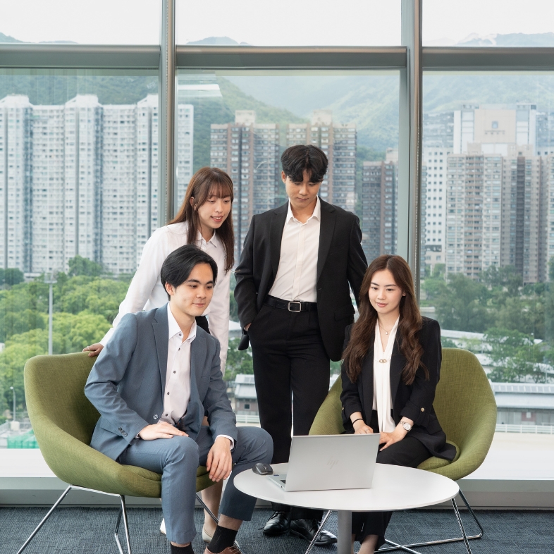 Internship-KV-Image_CrossSell_Desktop_1288x920