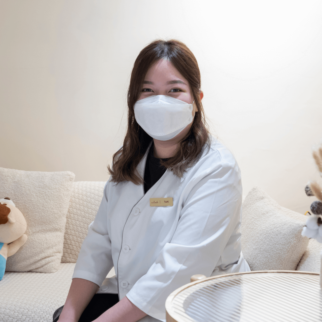 tsz kei clap woman with mask