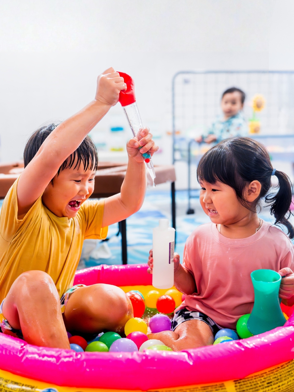 Enhance parent-child understanding through play 