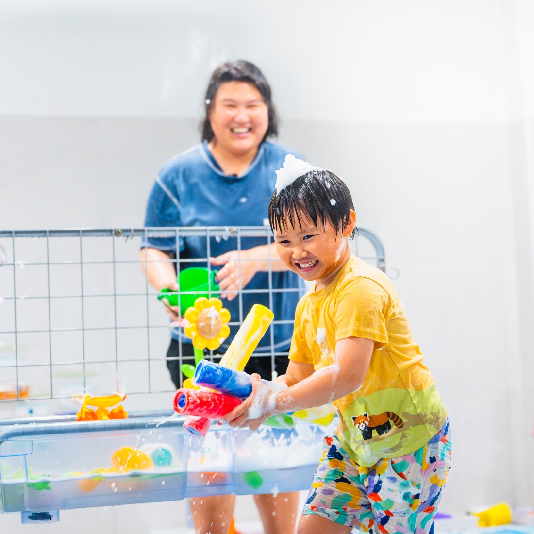 Wan-lok and his family enjoy genuine parent-child playtime at KeySteps@JC Hub. 
