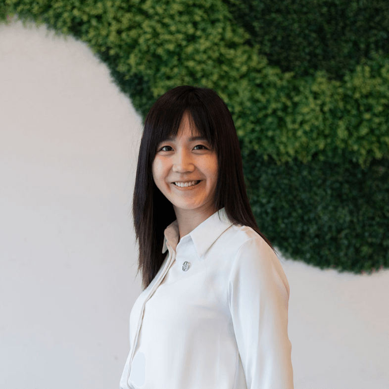 eileen yue close up