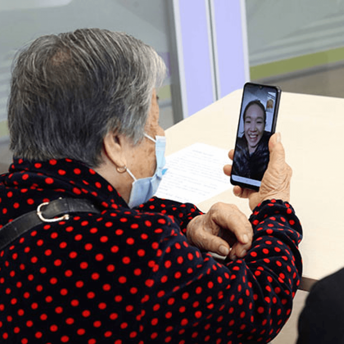 pandemic elderly phone facetime